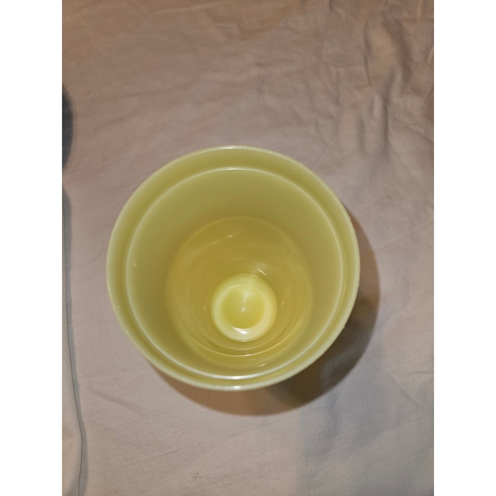 Vintage Tupperware Quick Shake Container White Cream Flip Top Lid - No disk - Picture 4 of 4